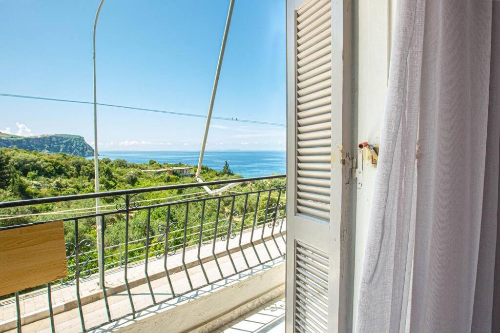 ヒマラBlue Maraci 2 - Sea View, Kitchen, Beach Accessアパートメント エクステリア 写真